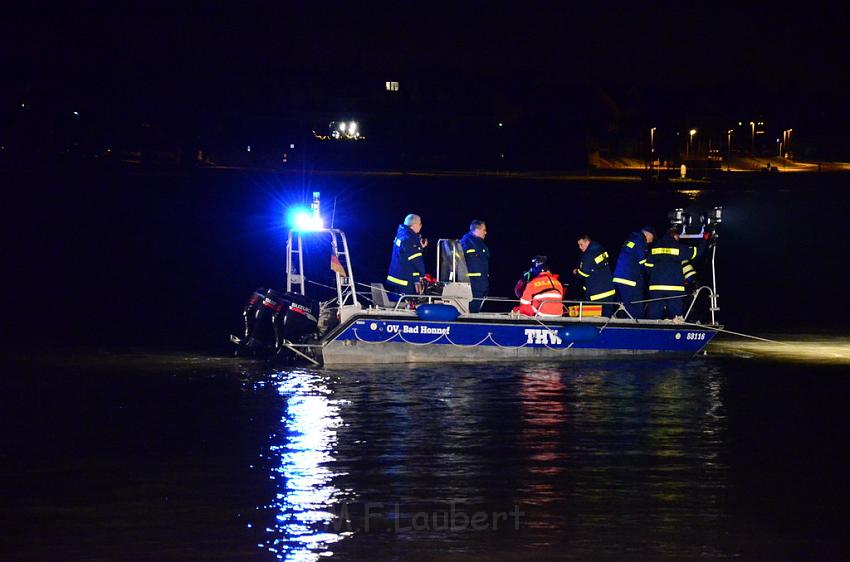 Einsatz BF Koeln PKW im Rhein Mondorf Hersel P013.JPG